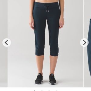 Lululemon dance studio II crop unlined